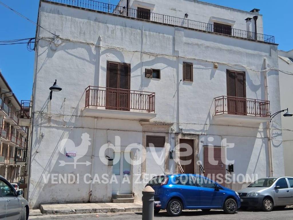 Villa a Ceglie messapica in Piazza Umberto I - Foto 2