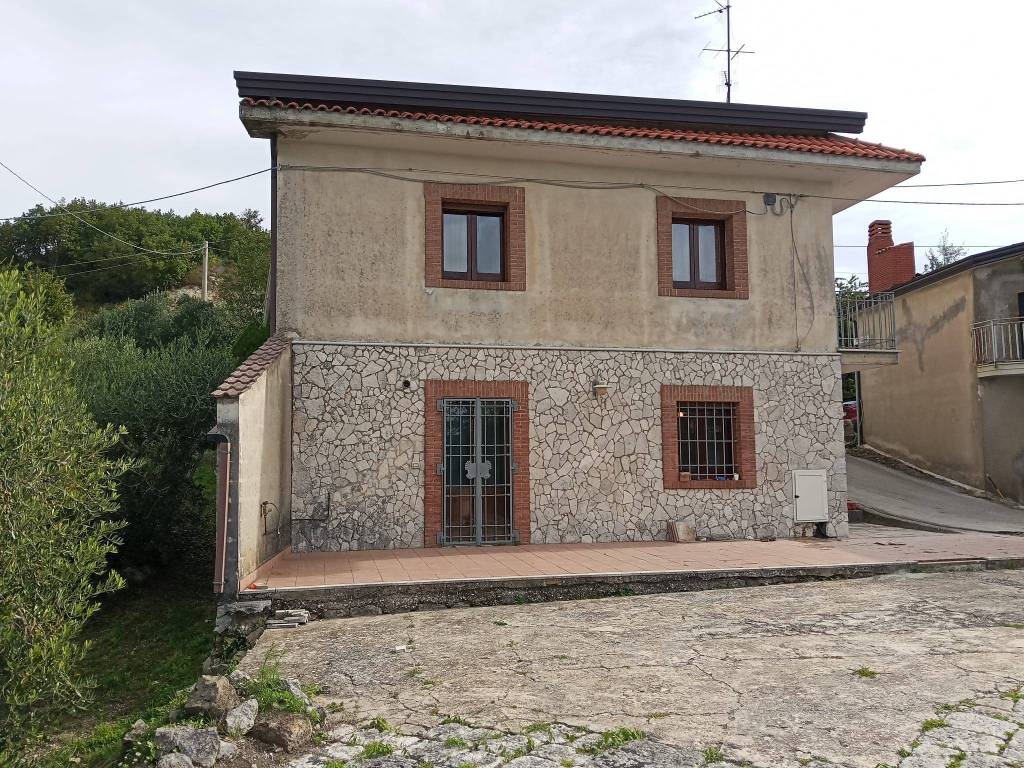 Villa a Montesarchio in Strada Provinciale Vitulanese I Tronco - Foto 2