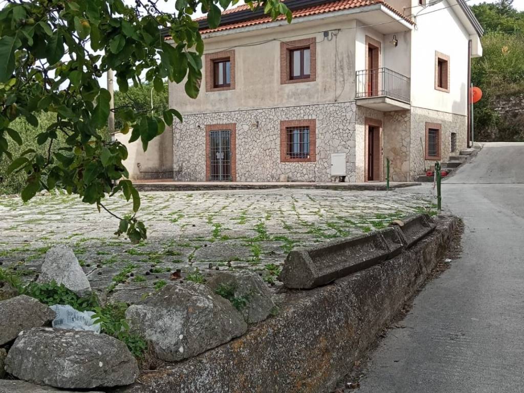 Villa a Montesarchio in Strada Provinciale Vitulanese I Tronco - Foto 3