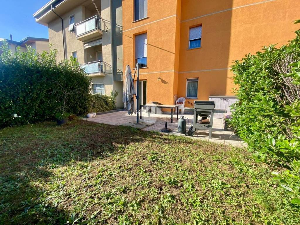 Appartamento a Cantù in Via Carlo Arnaboldi, 10 - Foto 2