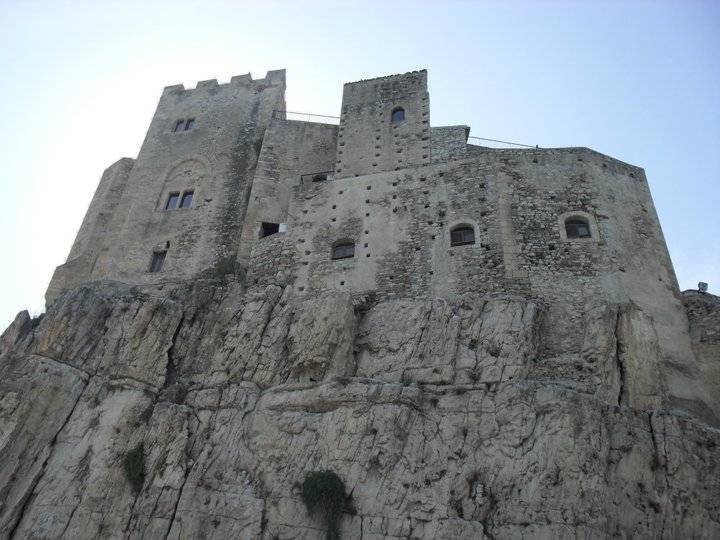 Palazzo / stabile a Roseto capo spulico in SS 106 - Foto 3