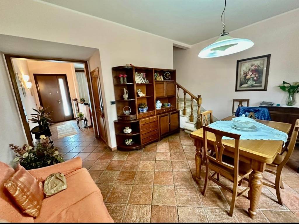 Casa indipendente a Prato in Via per Iolo - Foto 2