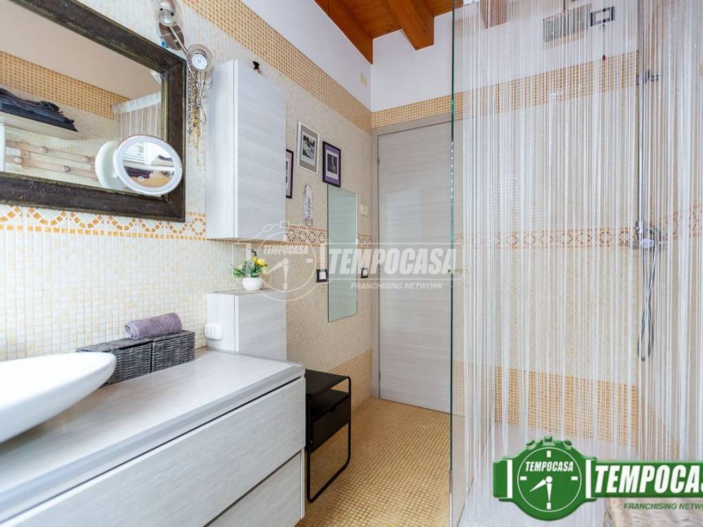 Casa indipendente a Bussolengo in Localita' Ca' di Mezzo - Foto 2