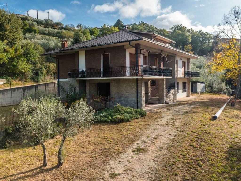 Villa a Gualdo cattaneo in Via Edoardo Cattaneo - Foto 2