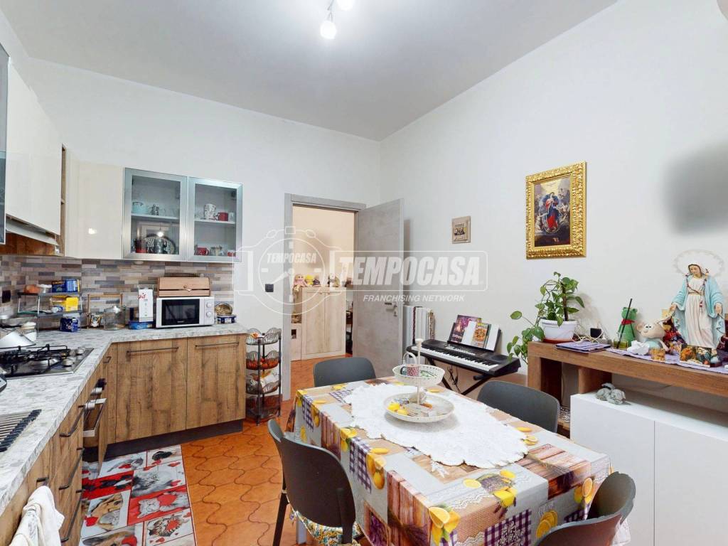 Appartamento a Orbassano in Via Vittorio Alfieri 10 - Foto 2