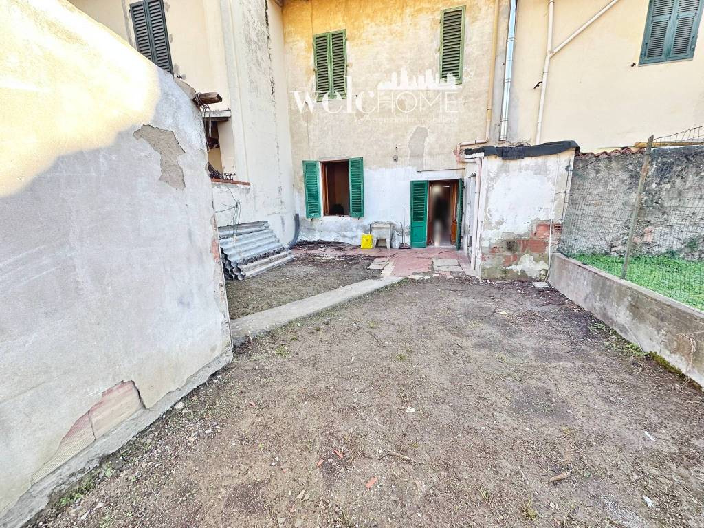 Casa indipendente a Campi bisenzio in Via della Pace - Foto 2
