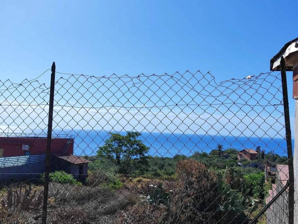 Terreno a Aci castello in Via G. Clementi - Foto 2
