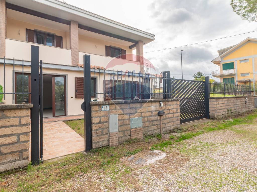 Villetta a schiera a Vetralla in Via Degli Ulivi - Foto 4