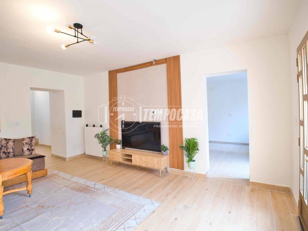 Casa indipendente a Galliate in Viale Leonardo Da Vinci - Foto 5