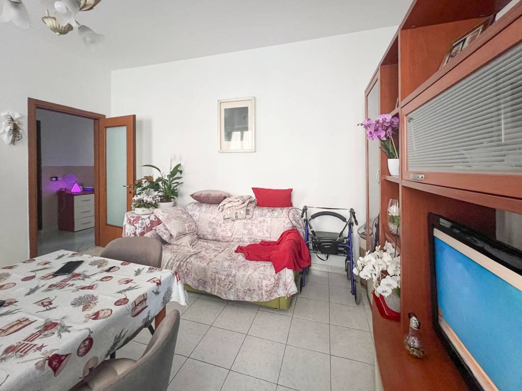 Appartamento a Cairate in Via Giuseppe Mazzini, 6 - Foto 2