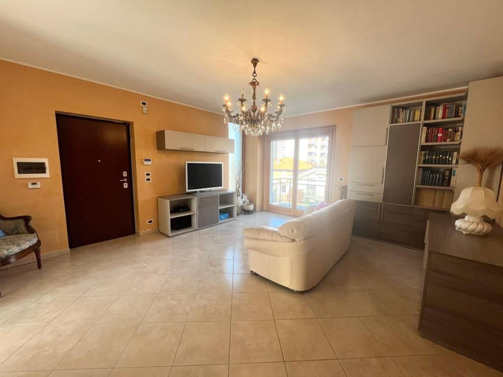 Appartamento a Collegno in Via Damiano Chiesa - Foto 3