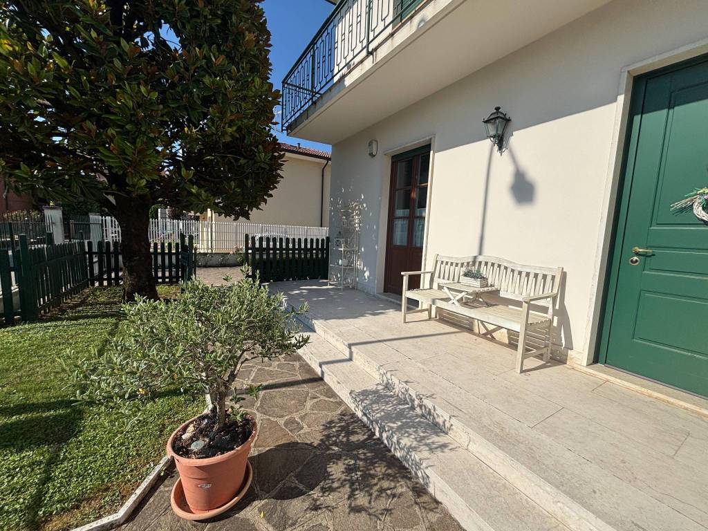 Villa a Caldiero in Via Giacomo Lepardi, 5 - Foto 5