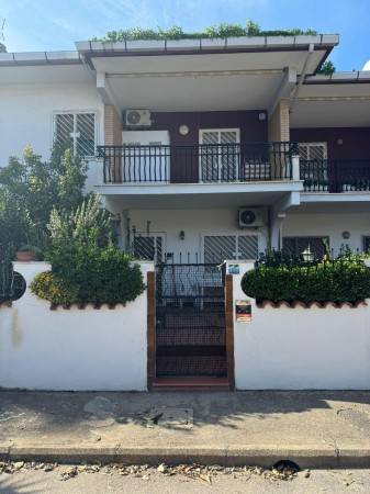 Villetta a schiera a Pomezia in Via Caravaggio - Foto 5