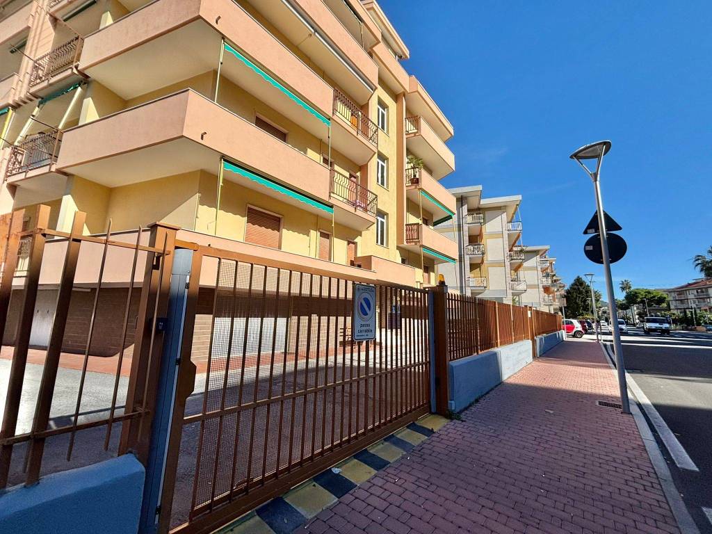 Appartamento a Pietra ligure in Viale della Repubblica, 11 - Foto 5