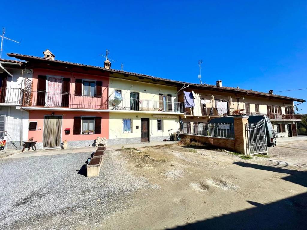 Casa indipendente a Vezza d'alba in Via Rubiagno , 16 Bis - Foto 3