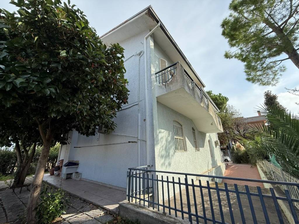 Villa a Civitanova marche in Via Goito, 3 - Foto 4