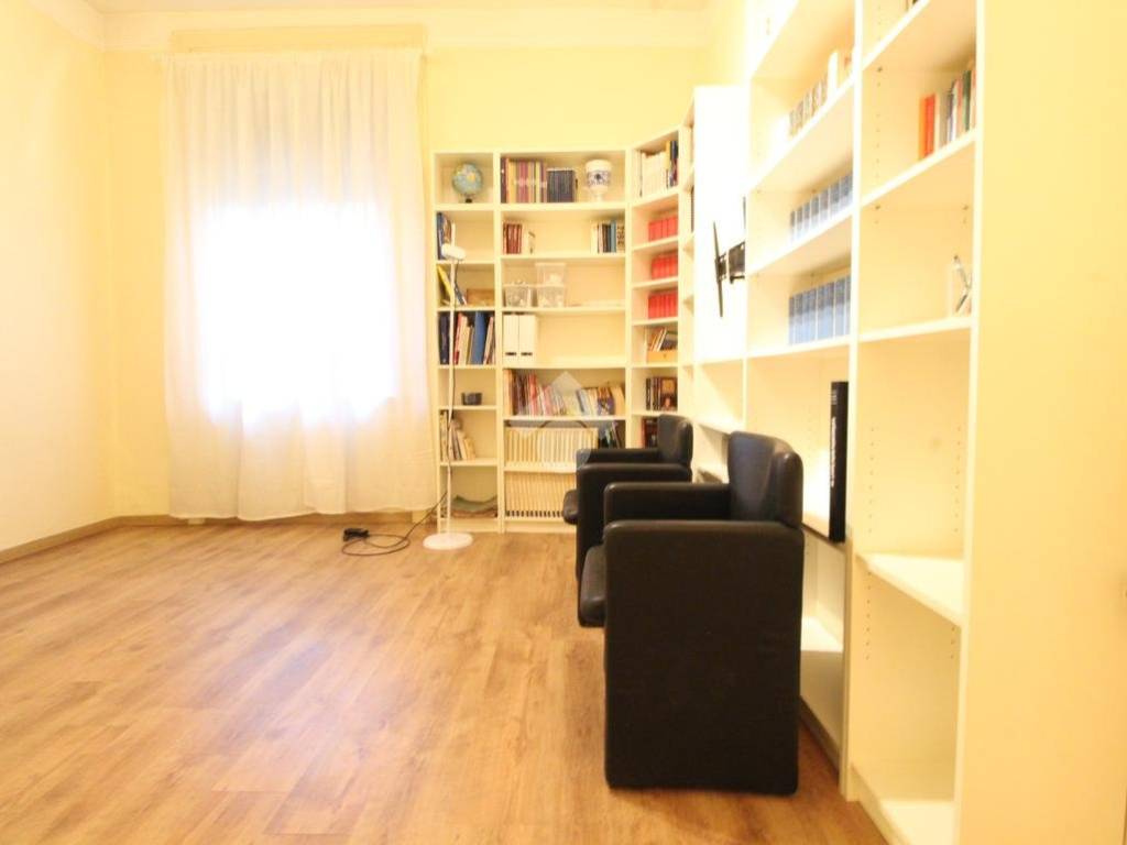 Appartamento a Modena in via palestro, 24 - Foto 2