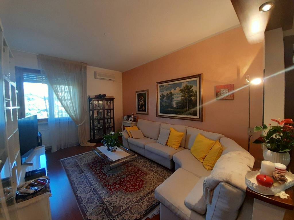 Appartamento a Prato in Via del Pino - Foto 2