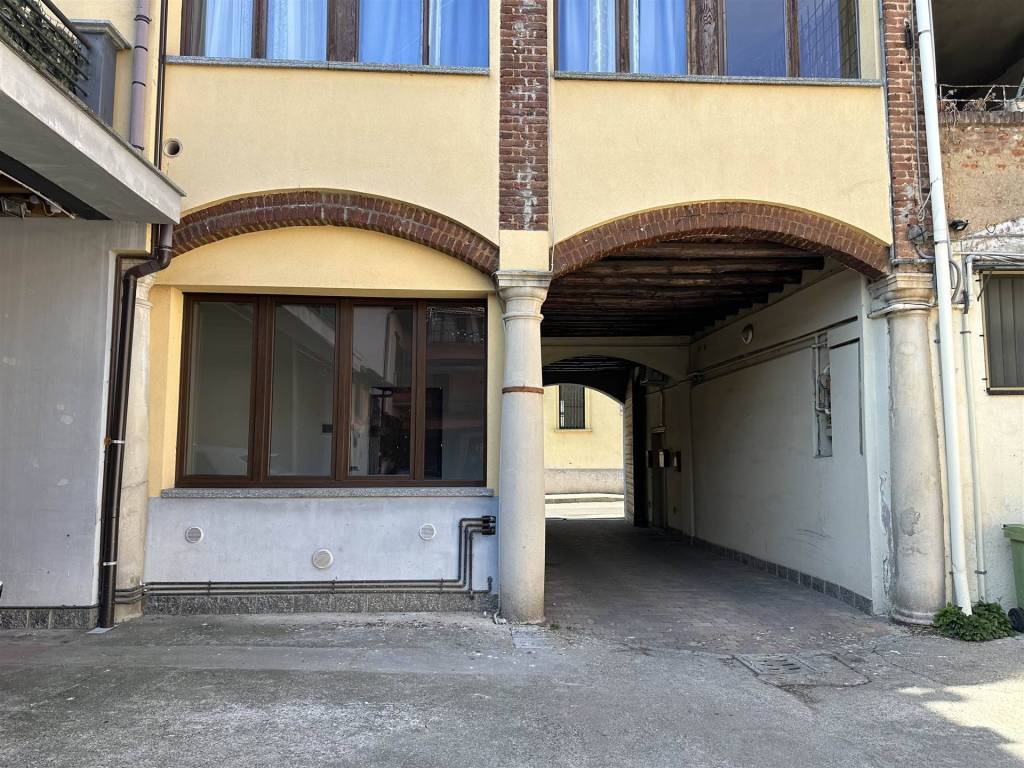 Appartamento a Tradate in VIA MANZONI , 17 - Foto 2