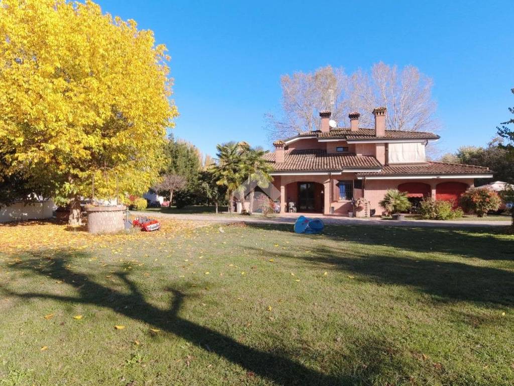 Villa a Castello d'argile in Via Primaria - Foto 3