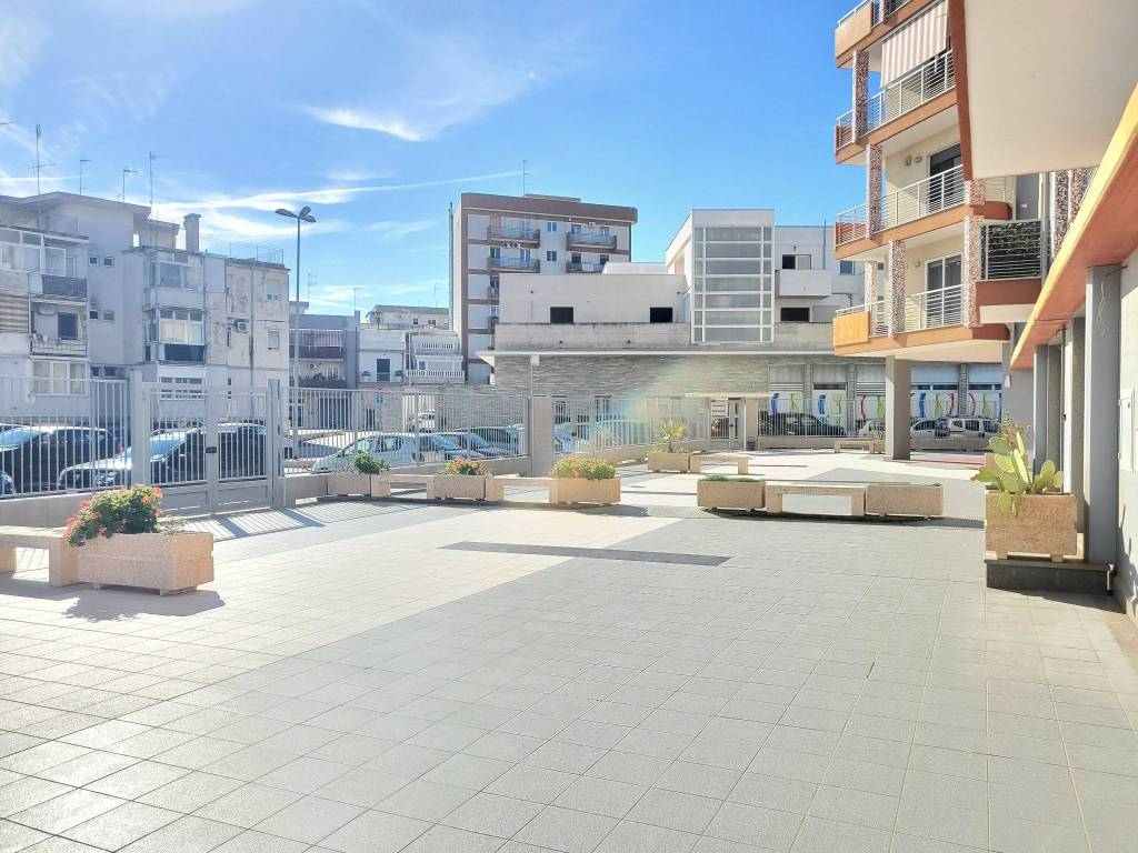 Appartamento a Triggiano in Piazza Cavalier Michele Roberto - Foto 4