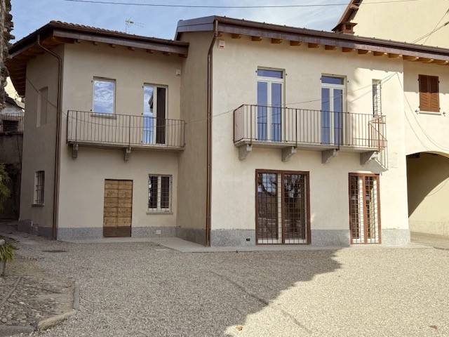 Immobile a Angera in Piazza Giuseppe Garibaldi - Foto 4