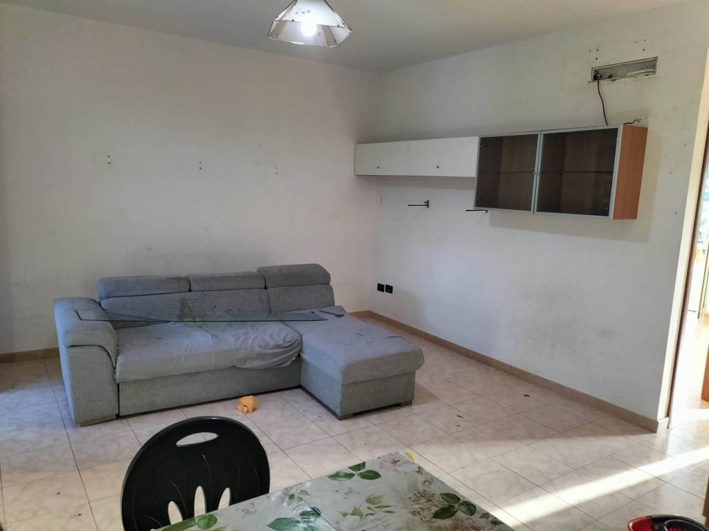 Appartamento a Oliveri in Via Rosate - Foto 4