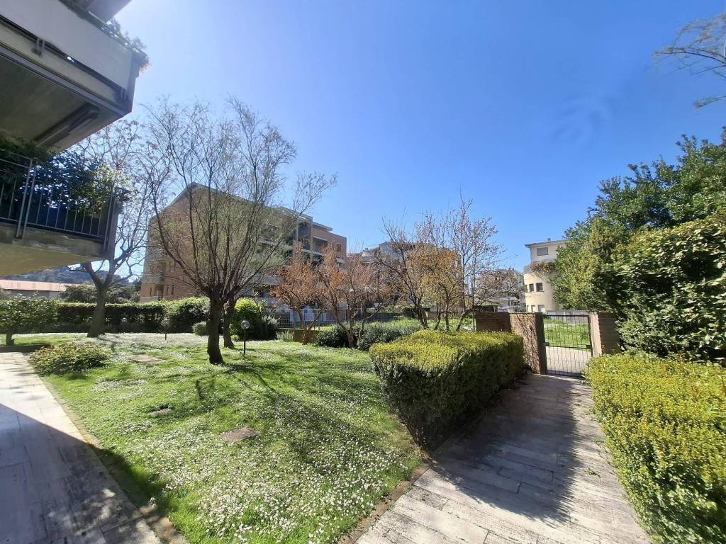 Appartamento a Pescara in Viale Primo Vere, 148 - Foto 2