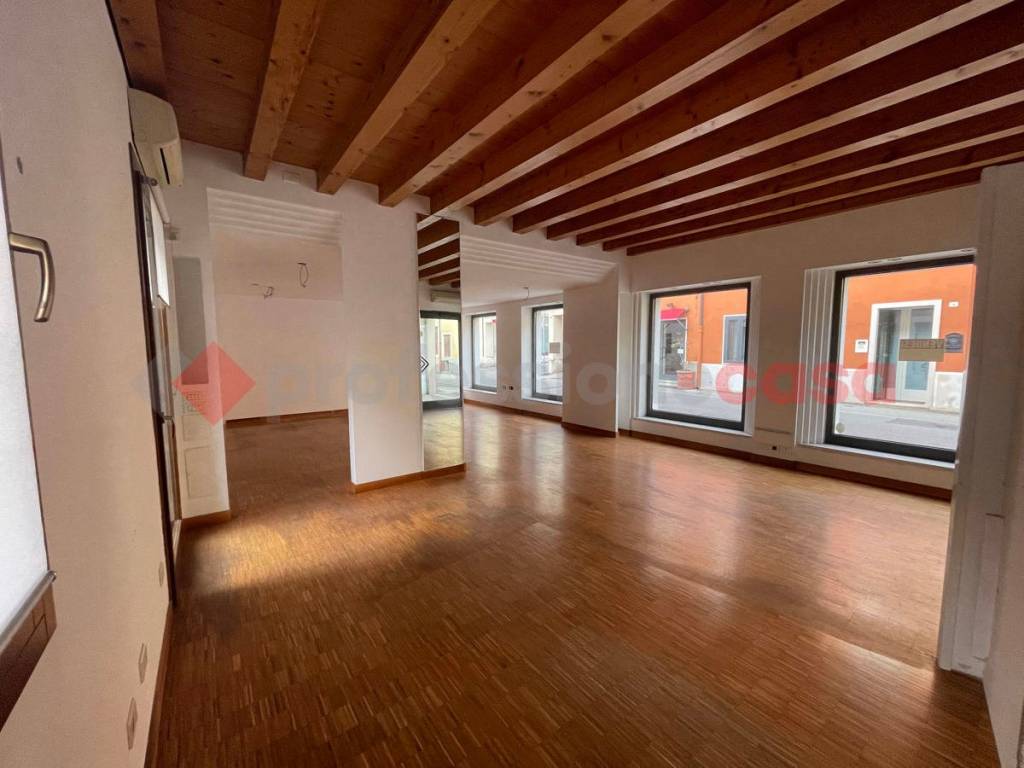 Appartamento a Lonigo in Via Garibaldi, 46 - Foto 2