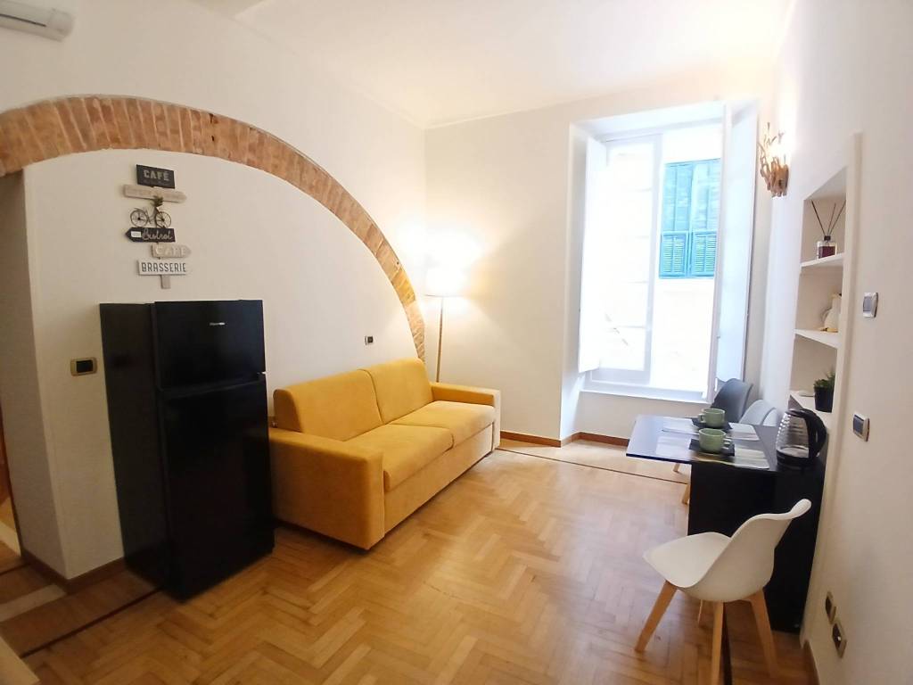 Appartamento a Albenga in Via Torlaro - Foto 2