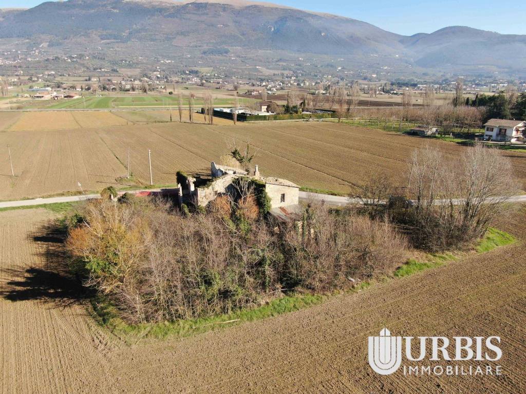 Rustico / casale a Assisi in Via di Bassano - Foto 2