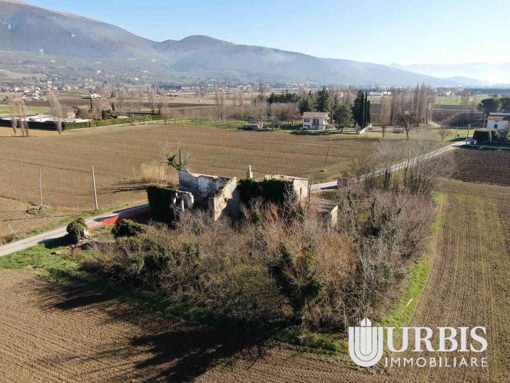 Rustico / casale a Assisi in Via di Bassano - Foto 4