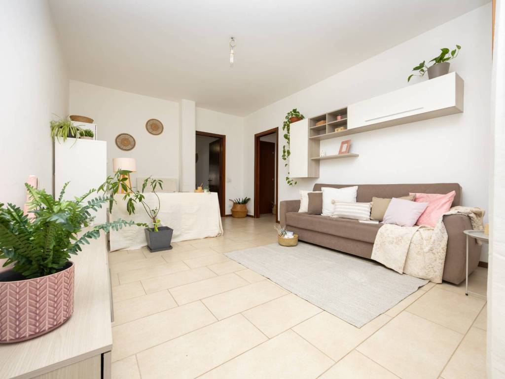 Appartamento a Carugo in Via Giovanni Pascoli, 10 - Foto 3