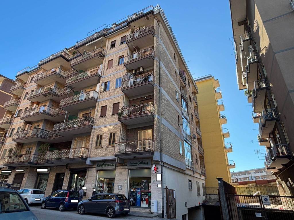 Box / garage a Avellino in Via Salvatore Pescatori - Foto 2