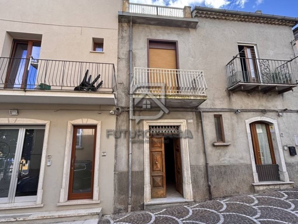 Casa indipendente a Ariano irpino in Via Umberto I - Foto 2