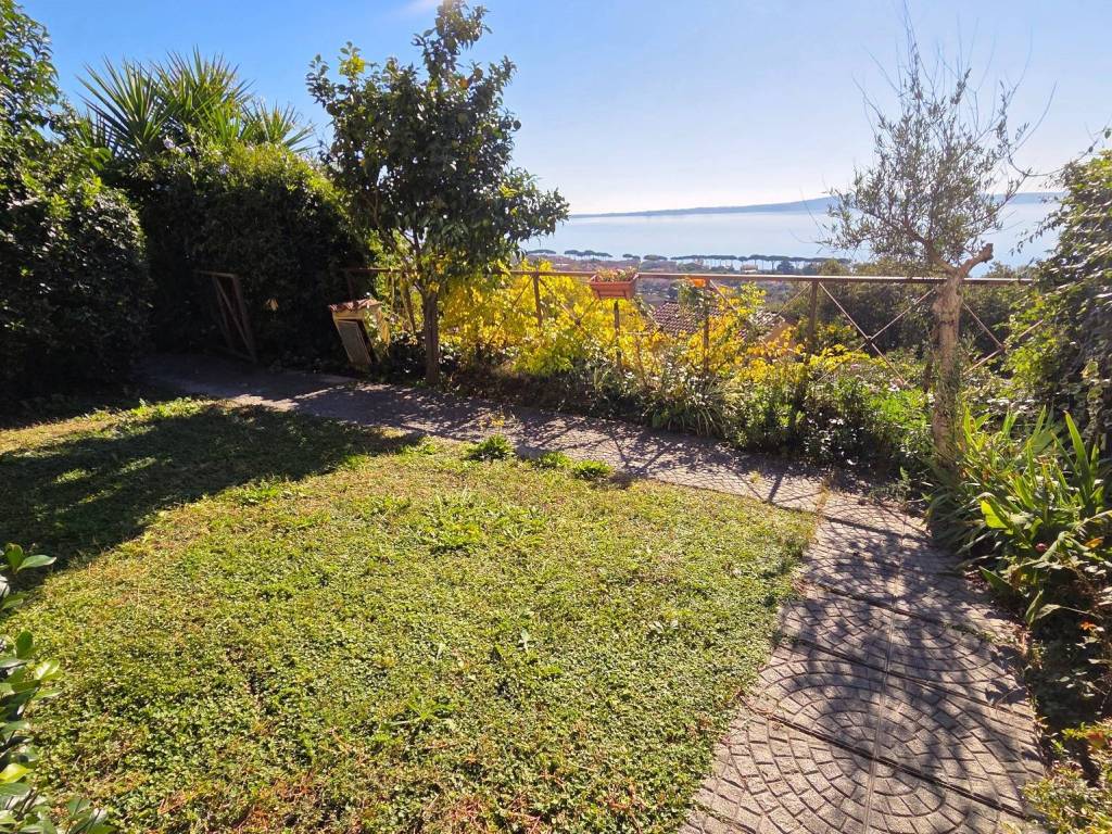 Appartamento a Trevignano romano in Via Olivetello, 32 - Foto 5
