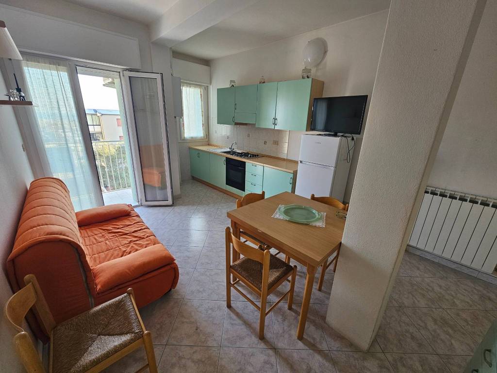 Appartamento a Comacchio in Viale Giovanni Pascoli, 32 - Foto 2