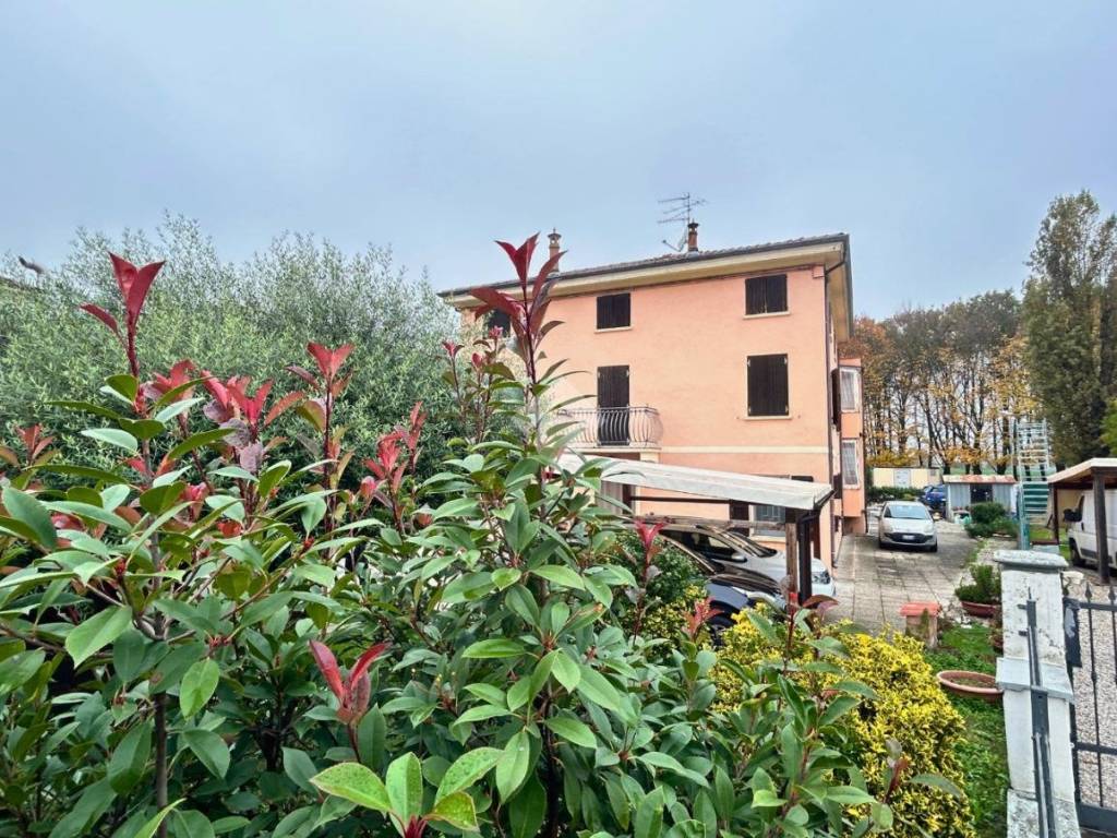 Appartamento a Molinella in Via Prov. Inferiore, 73 - Foto 2