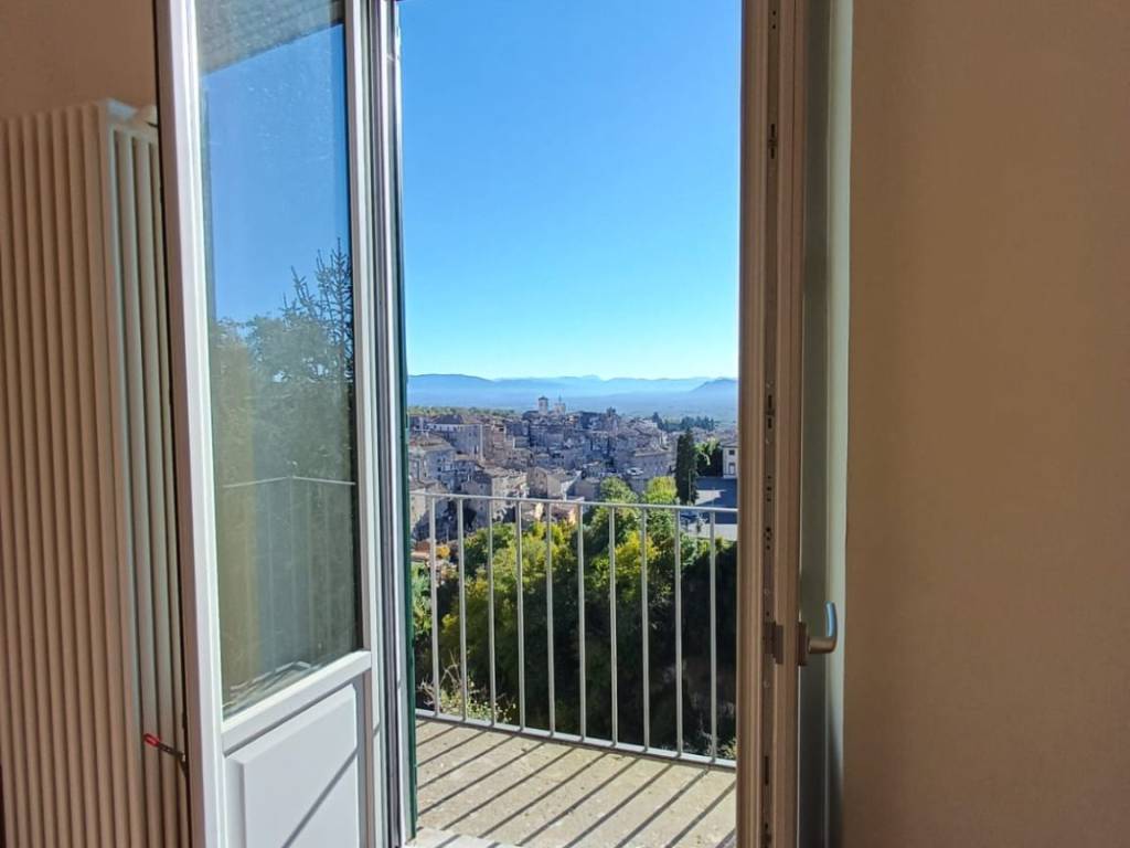 Appartamento a Caprarola in Viale Regina Margherita, 39 - Foto 5