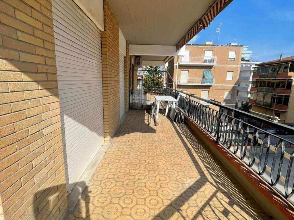 Appartamento a Follonica in Via Rapisardi - Foto 3