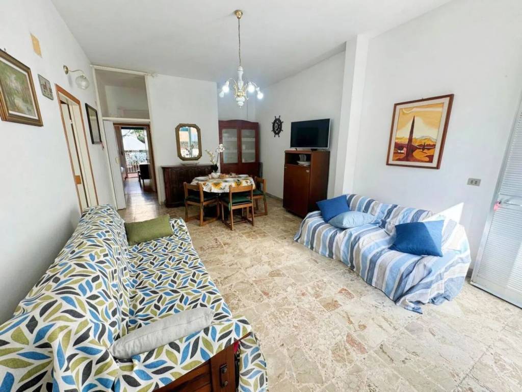 Appartamento a Follonica in Via Niccolò Paganini - Foto 2