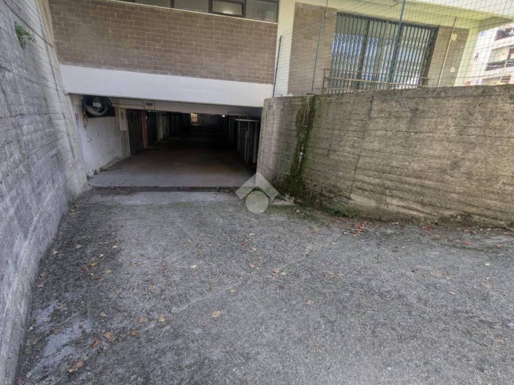 Box / garage a Avellino in Via Aurelio Nicolodi, 25 - Foto 3