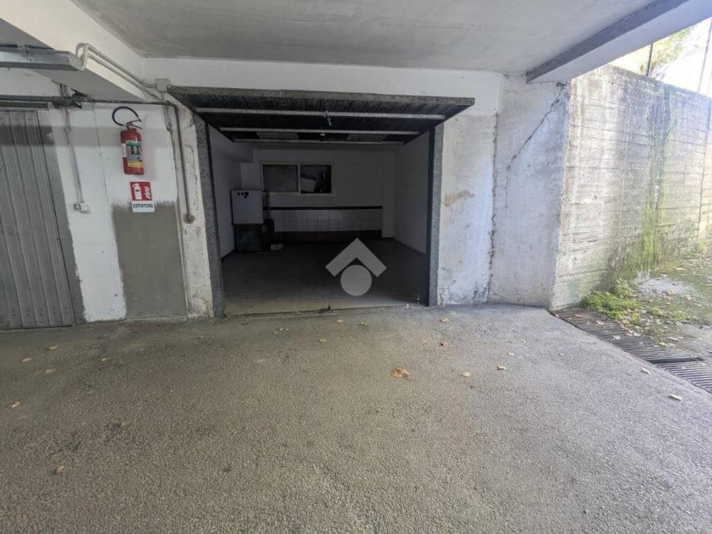 Box / garage a Avellino in Via Aurelio Nicolodi, 25 - Foto 4
