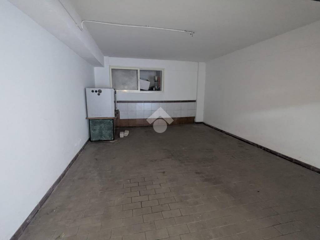 Box / garage a Avellino in Via Aurelio Nicolodi, 25 - Foto 5