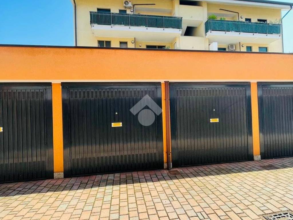 Box / garage a Bareggio in Via Flaminia, 1 - Foto 2