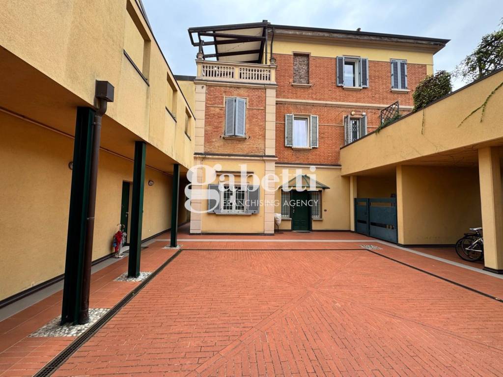 Appartamento a Bologna in Via Antonio Zannoni - Foto 2