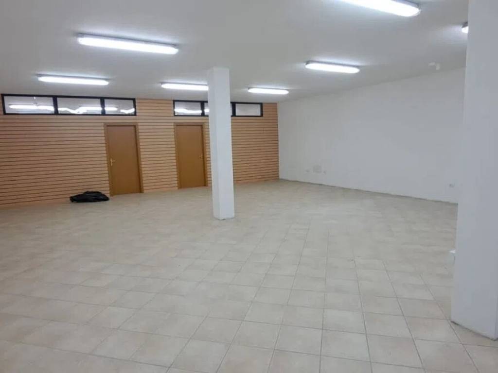 Immobile a Macomer in Viale Degli Artigiani No Number - Foto 4