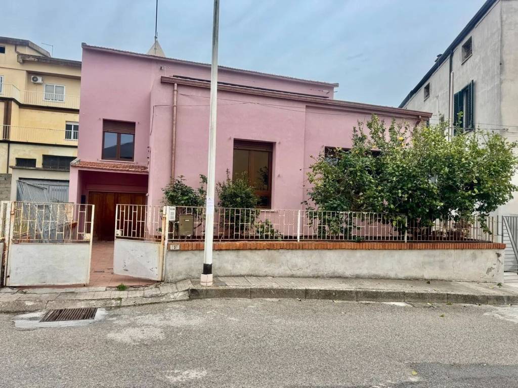 Villa a Macomer in Via G. Boccaccio, 5 - Foto 3