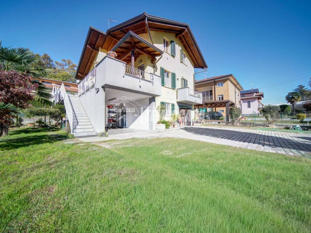 Villa a Besnate in Via Benvenuto Cellini 9 - Foto 2