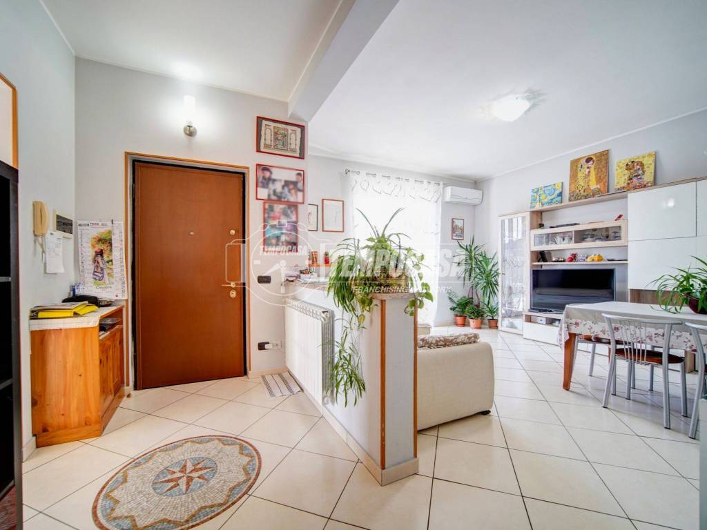 Villa a Besnate in Via Benvenuto Cellini 9 - Foto 5